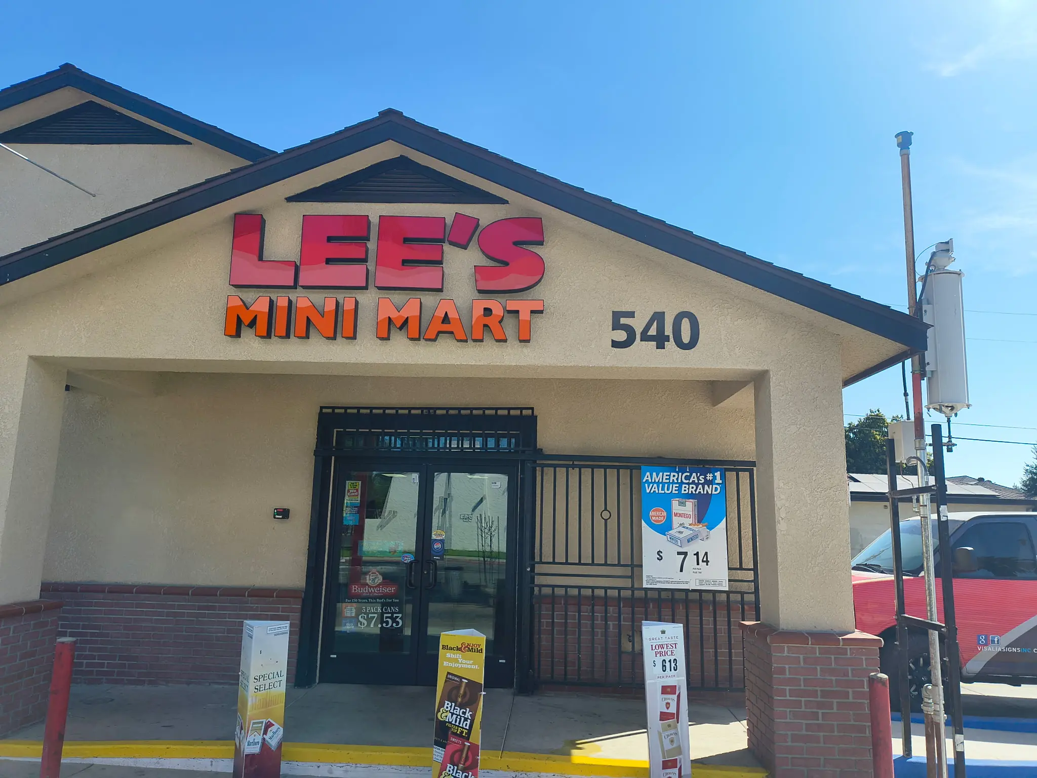 Business sign Visalia CA – Lee