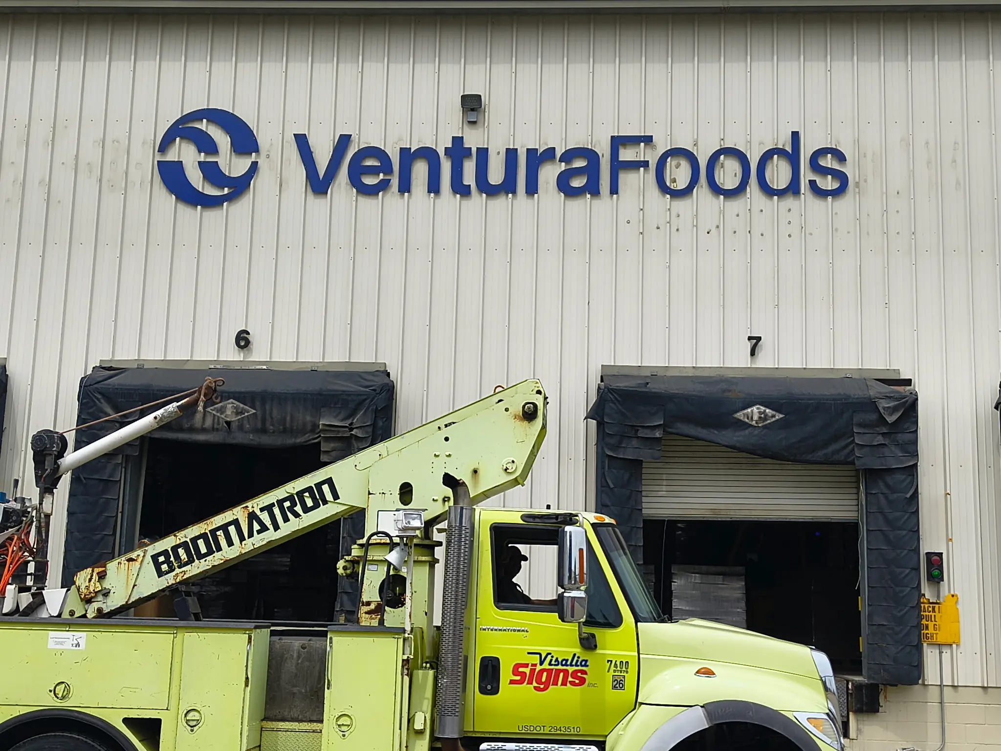 Custom business sign Visalia CA